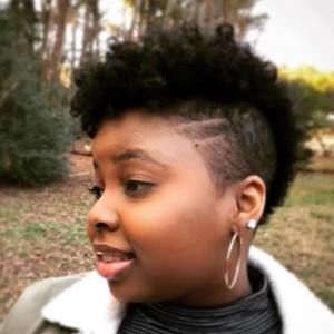 Meet your Posher, Alexia